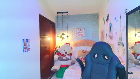 Lili Lopez online show from 27, 12, 2024