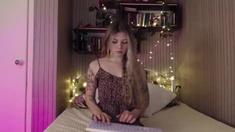 Ana online show from 4, 12, 2025