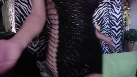 Snapshot of redroomxx chatting on 10, 11, 2025 MIA online show from 10, 11, 2025