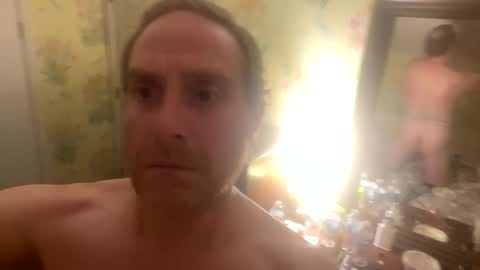 Snapshot of redsexy31 chatting on 23, 11, 2025 redsexy31 online show from 23, 11, 2025