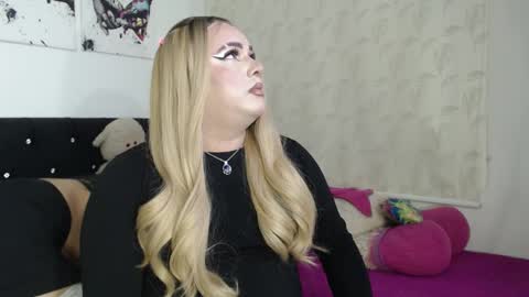 redvelvett22 online show from 10, 11, 2025