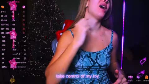 Snapshot of reggiemeow chatting on 29, 12, 2024 reggieMeow online show from 29, 12, 2024