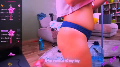 Snapshot of reggiemeow chatting on 11, 2, 2025 reggieMeow online show from 11, 2, 2025