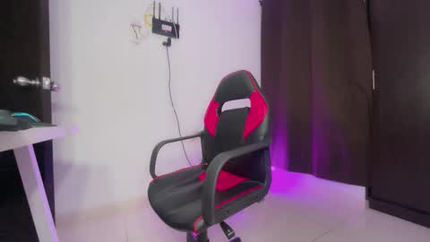 regina_mills_milk online show from 10, 1, 2026