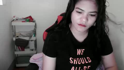 reign2525 online show from 3, 12, 2025