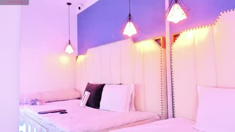 Snapshot of reinamiah chatting on 16, 11, 2025 Miah online show from 16, 11, 2025