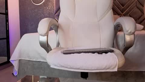 Renata 3 online show from 4, 2, 2026