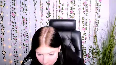 Snapshot of renata_sweety chatting on 9, 9, 2025 renata_sweety online show from 9, 9, 2025