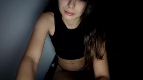 renee_loah online show from 30, 10, 2025