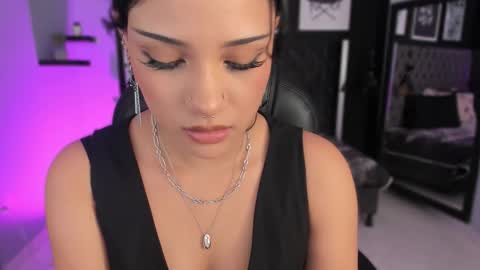 Snapshot of renee_shelby_ chatting on 4, 3, 2026 Renee Shelby online show from 4, 3, 2026