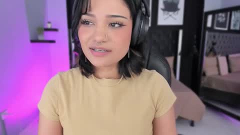 Snapshot of renee_shelby_ chatting on 12, 3, 2026 Renee Shelby online show from 12, 3, 2026