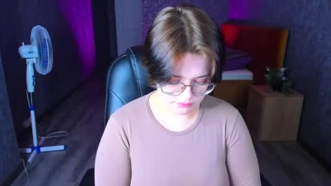 renee_turner online show from 5, 12, 2024