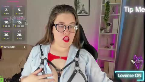 renee_turner online show from 10, 11, 2025