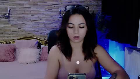 renesmesweet online show from 7, 1, 2025