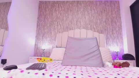 Snapshot of reven_lilith chatting on 11, 11, 2025 REVEN online show from 11, 11, 2025