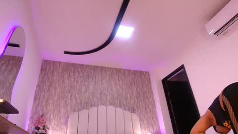 Snapshot of reven_lilith chatting on 14, 12, 2025 REVEN online show from 14, 12, 2025