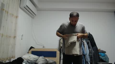 Chris online show from 21, 10, 2025