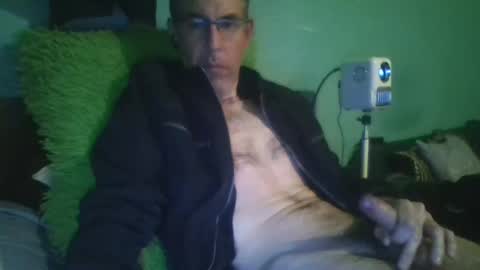 reyes_albert2006 online show from 21, 12, 2025