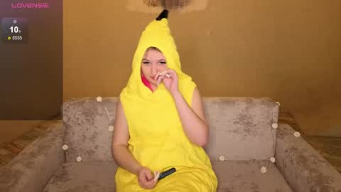 Snapshot of rheamoonn chatting on 9, 3, 2026 Grace online show from 9, 3, 2026