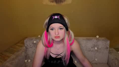 Snapshot of rheamoonn chatting on 10, 3, 2026 Grace online show from 10, 3, 2026