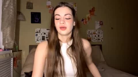 Snapshot of rhiannonmuccigrosso chatting on 3, 12, 2025 Anna online show from 3, 12, 2025