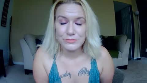 Snapshot of rhondarump chatting on 29, 10, 2025 rhondarump online show from 29, 10, 2025