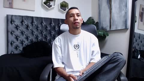 richar_voller online show from 4, 12, 2024