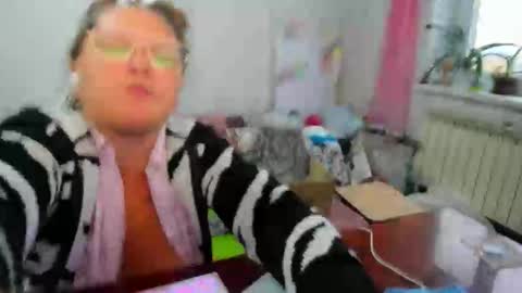 Anna - not anna - right Anna  online show from 22, 10, 2025