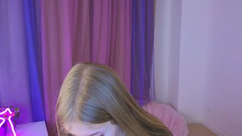 Snapshot of riinaaa chatting on 3, 11, 2025 Rina online show from 3, 11, 2025