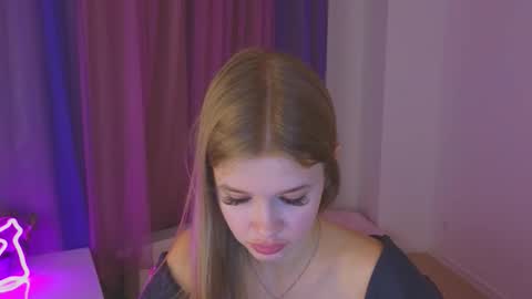 Snapshot of riinaaa chatting on 9, 11, 2025 Rina online show from 9, 11, 2025