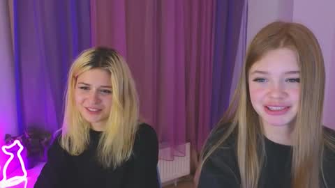 Snapshot of riinaaa chatting on 23, 11, 2025 Rina online show from 23, 11, 2025