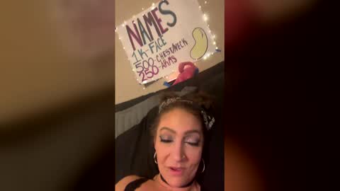 Riley Reign online show from 6, 2, 2026