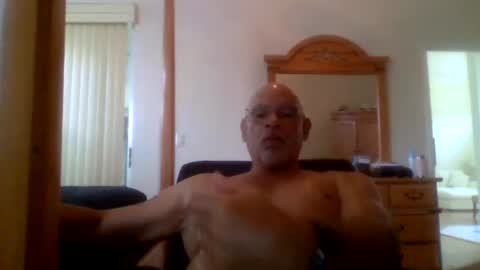 Snapshot of rionel chatting on 5, 2, 2025 RioNel online show from 5, 2, 2025