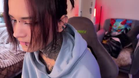   DianaBrite            fansl y online show from 5, 12, 2025