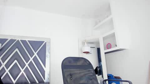 Snapshot of ririblonde chatting on 17, 10, 2025 Ririblonde online show from 17, 10, 2025