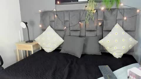 RIRI  online show from 12, 11, 2025