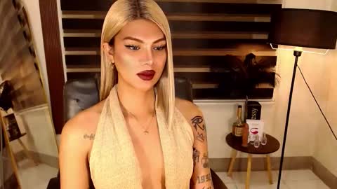 Snapshot of ririmoorets chatting on 24, 10, 2025 riri online show from 24, 10, 2025