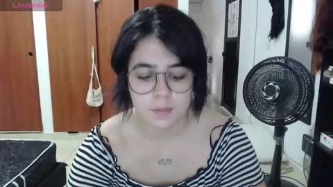 Snapshot of rivadeneira222 chatting on 10, 9, 2025 PeachSalinger online show from 10, 9, 2025