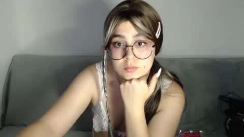 Snapshot of rivadeneira222 chatting on 27, 9, 2025 PeachSalinger online show from 27, 9, 2025