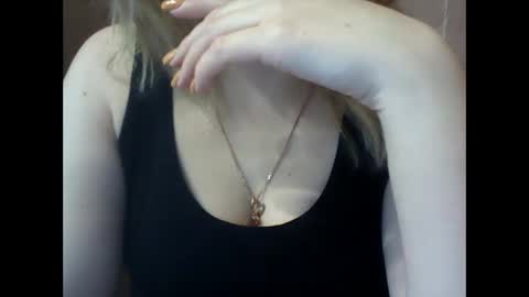 RiveraMaureen online show from 13, 2, 2025