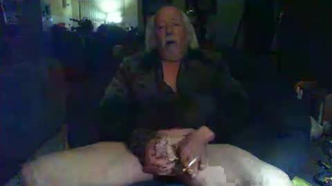 Snapshot of riverratggg chatting on 25, 10, 2025 riveratggg online show from 25, 10, 2025