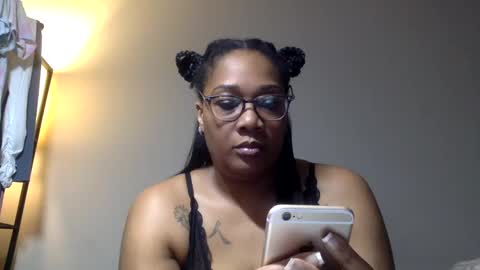 Snapshot of riversaint chatting on 16, 12, 2024 River Saint online show from 16, 12, 2024