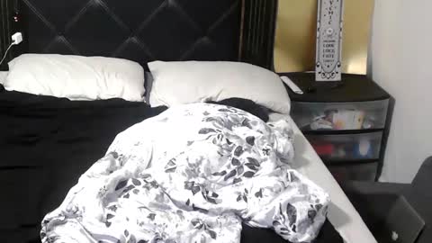 Snapshot of riversaint chatting on 12, 9, 2025 River Saint online show from 12, 9, 2025