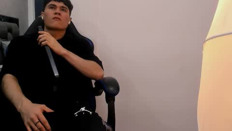 Snapshot of roan_birkin chatting on 23, 10, 2025 Roan Birkin online show from 23, 10, 2025