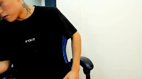 Snapshot of roan_birkin chatting on 26, 10, 2025 Roan Birkin online show from 26, 10, 2025