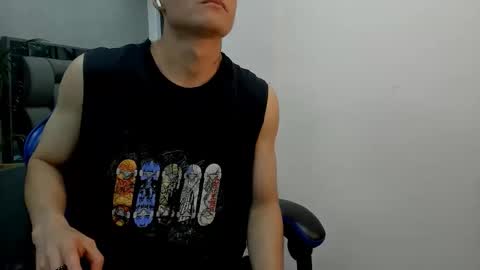 Snapshot of roan_birkin chatting on 6, 11, 2025 Roan Birkin online show from 6, 11, 2025