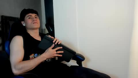 Snapshot of roan_birkin chatting on 16, 11, 2025 Roan Birkin online show from 16, 11, 2025