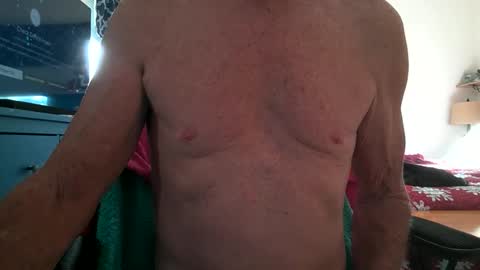 Snapshot of robert45556 chatting on 17, 12, 2025 robert online show from 17, 12, 2025