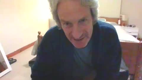 Robert online show from 6, 3, 2025