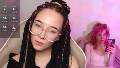 Snapshot of robin_yours chatting on 16, 11, 2025 Robin your online show from 16, 11, 2025